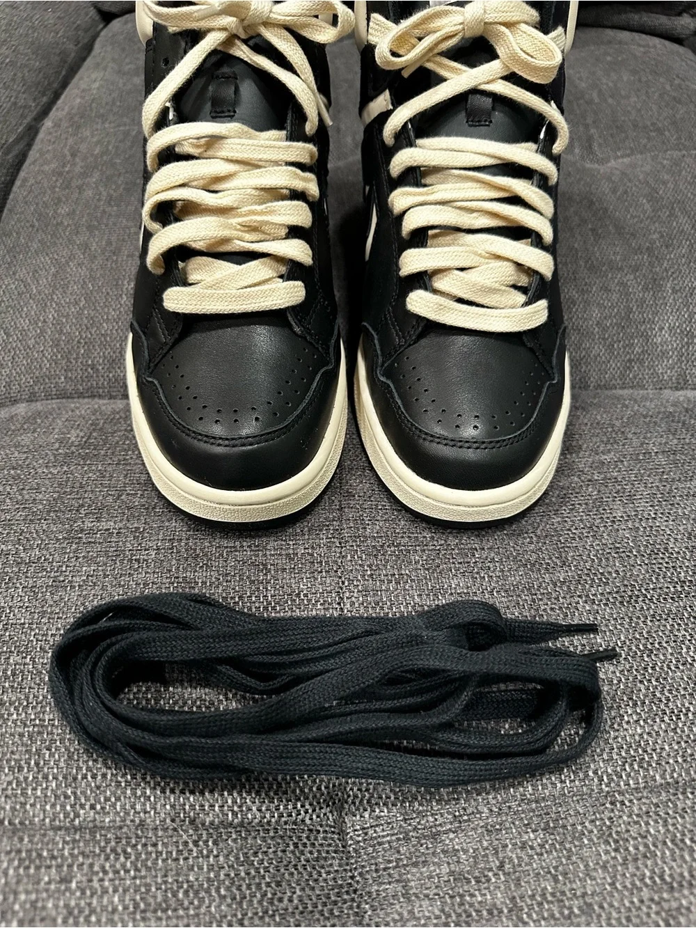 Converse Weapon Classic Men Black and Cream Weapon High-Top Sneakers Men Size 9